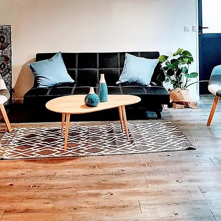 Hébergement de vacances Maison De 2 Avec Jardin Clos Et Wifi A Genevieve Les Gasny
