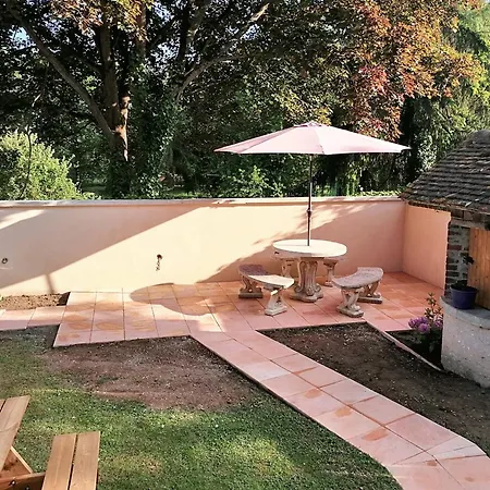 Hébergement de vacances Maison De 2 Avec Jardin Clos Et Wifi A Genevieve Les Gasny