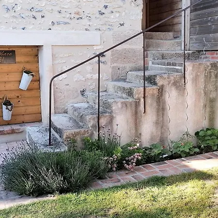 Hébergement de vacances Maison De 2 Avec Jardin Clos Et Wifi A Genevieve Les Gasny Sainte-Genevieve-les-Gasny