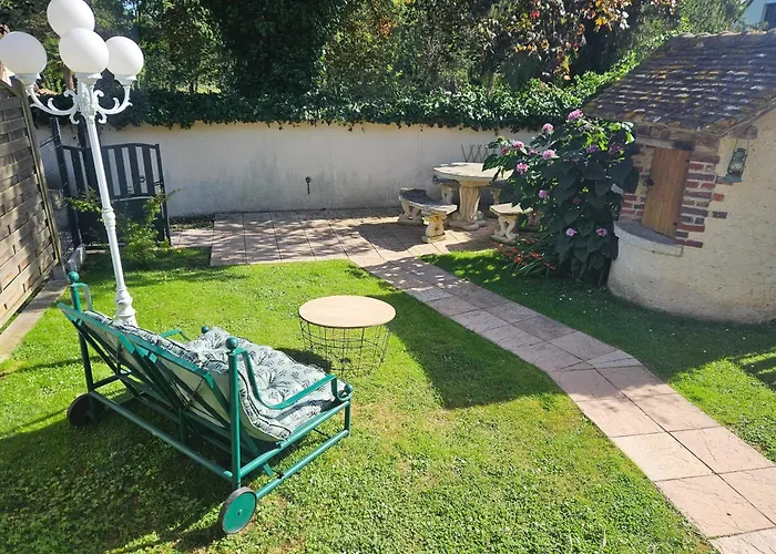 Maison De Charme A Avec Jardin *